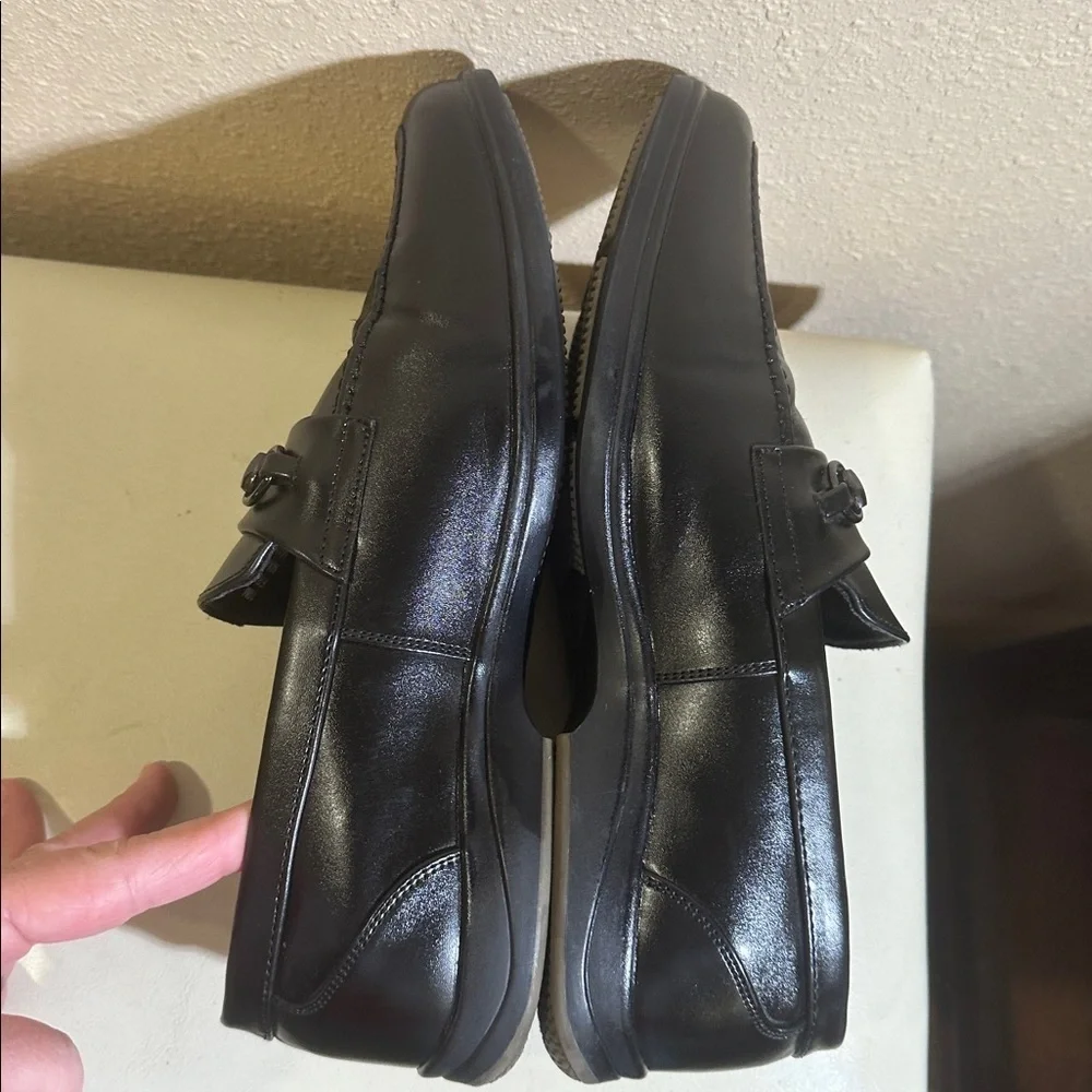Van Heusen Loafers Size 10M